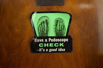 Lot 102 - A Shoe Shop Pedoscope X-ray Machine Viewer