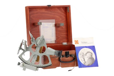 Lot 771 - A VEB Freiberger Drum / Trommel-Sextant in Case