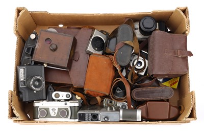 Lot 435 - A Selection of Various Film Cameras