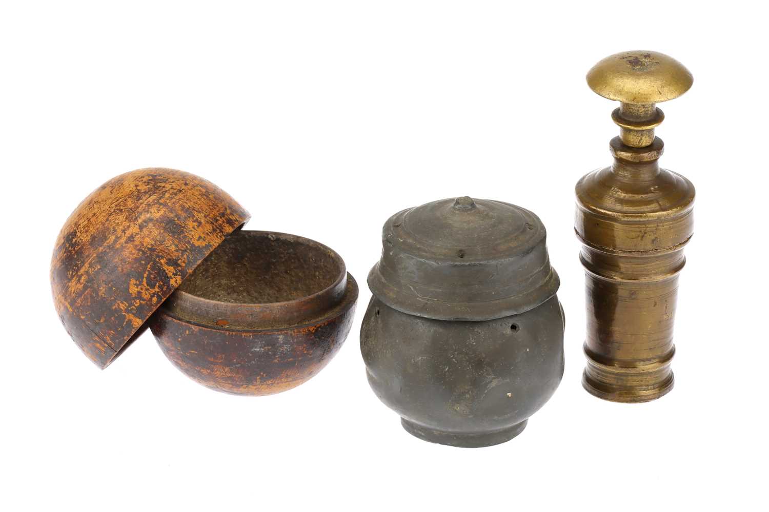 Lot 710 - Antique Apothecary Items