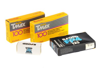 Lot 653 - 14 Rolls of Black & White Medium Format Film