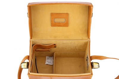 Lot 332 - An Early Hasselblad Outfit Case