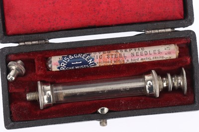 Lot 260 - 10 Good Antique Hypodermic Syringes