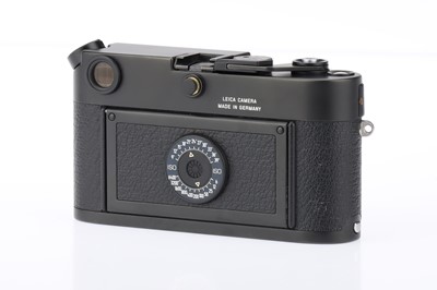 Lot 5 - A Leica M6 Classic 35mm Rangefinder Camera Body