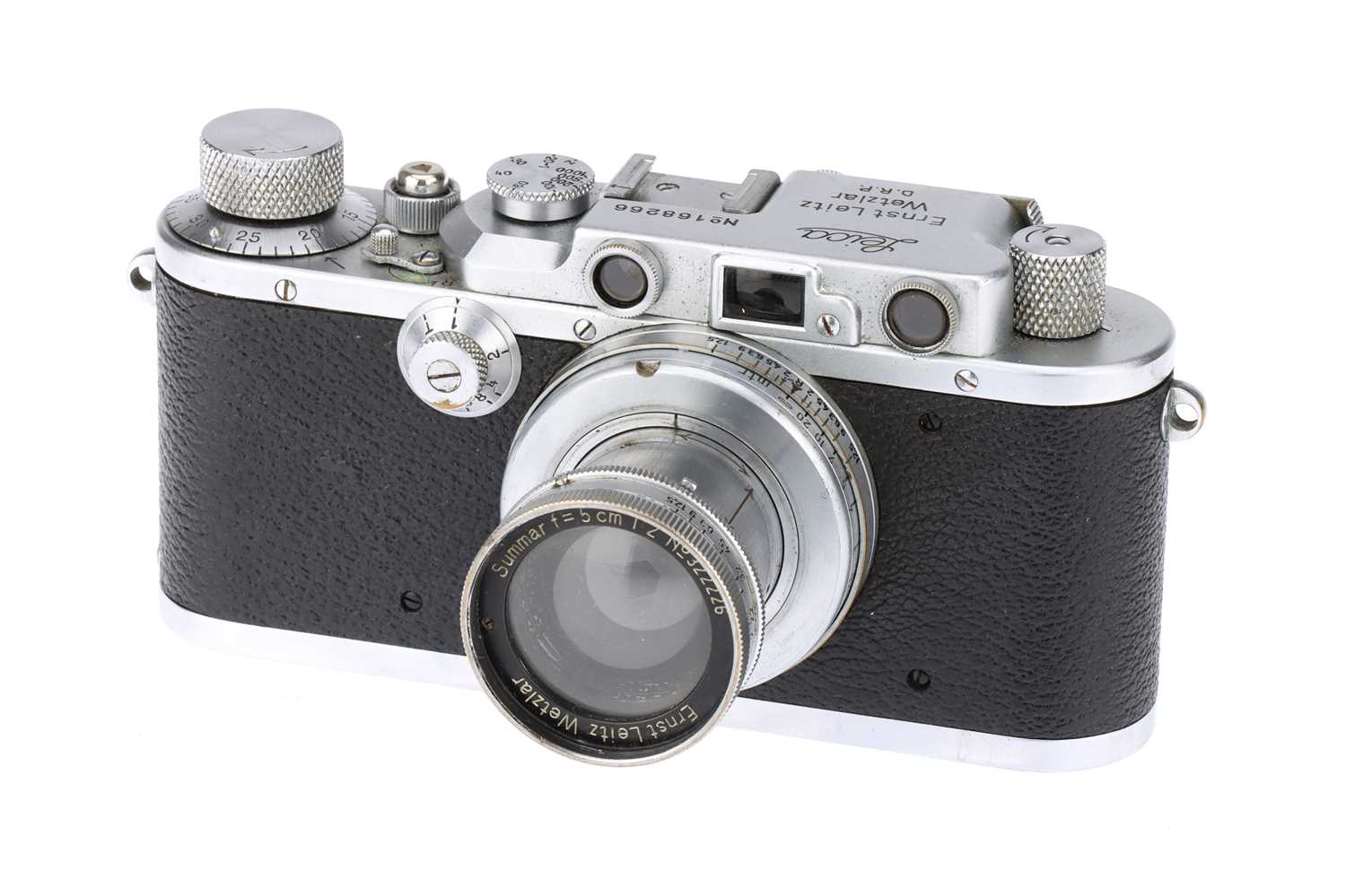 Lot 37 - A Leica IIIa Rangefinder Camera