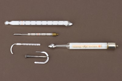 Lot 240 - A Group of Antique Medical Thermometers