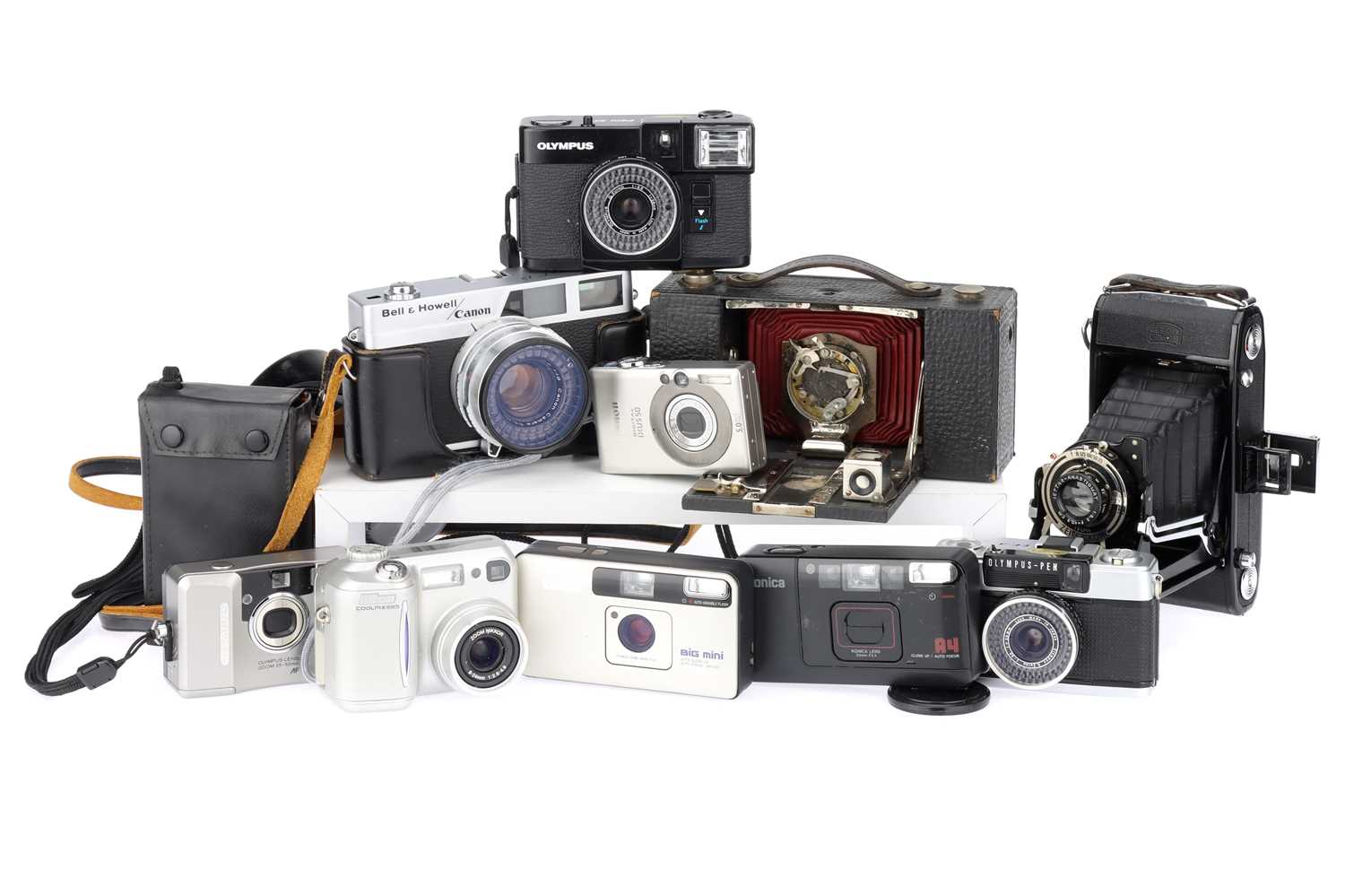 Lot 492 - A Mixed Selection of Cameras