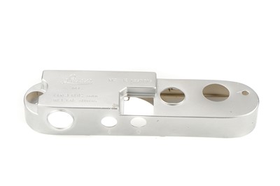 Lot 202 - A Leica M2-R Top Plate