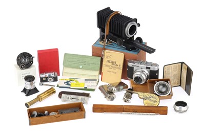 Lot 925 - A Mixed Selection of Photographic Accessories