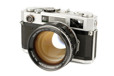 Lot 211 - A Canon 7s Rangefinder Camera