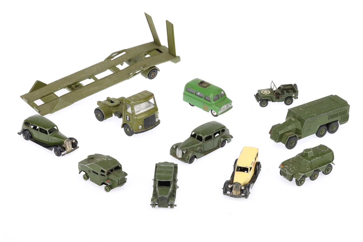 Lot 423 - Collection of Army Dinky Toys