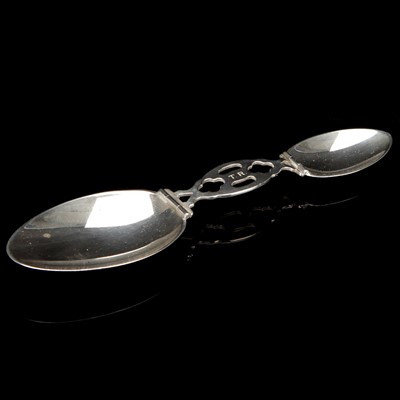 Lot 9 - An American Silver Folding Medicine Spoon