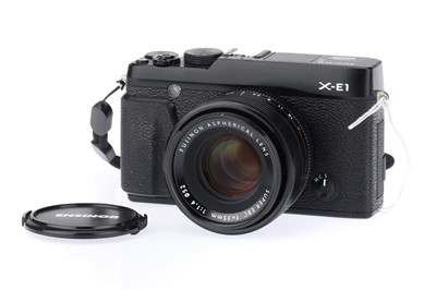 Lot 495 - A Fujifilm X-E1 APS-C Mirrorless Digital Camera