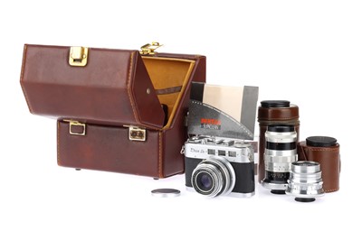 Lot 661 - A W. Voss Diax IIb Rangefinder 35mm Camera Outfit