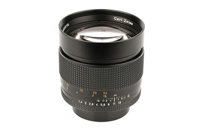 Lot 249 - A Carl Zeiss Planar T* f/1.4 85mm Lens