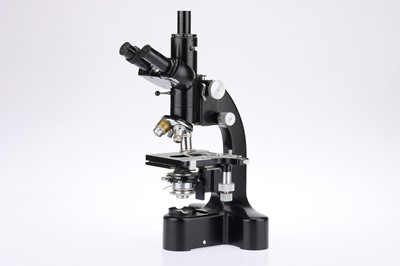 Lot 167 - An Ernst Leitz Wetzlar, Dialux Trinocular Compound Microscope