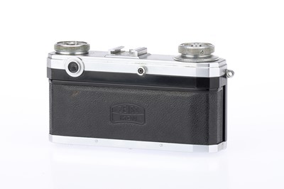 Lot 598 - A Zeiss Ikon Contax IIa Rangefinder 35mm Camera