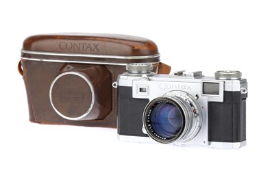 Lot 598 - A Zeiss Ikon Contax IIa Rangefinder 35mm Camera