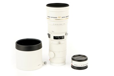 Lot 256 - A Minolta AF APO Tele f/2.8 200mm Lens