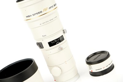 Lot 256 - A Minolta AF APO Tele f/2.8 200mm Lens