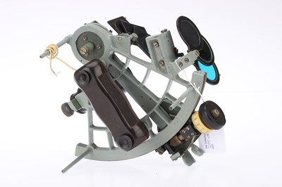 Lot 157 - WWII Sextant