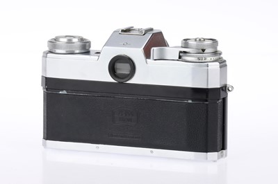 Lot 950 - A Zeiss Ikon Contarex 'Bullseye' 35mm SLR Camera