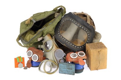 Lot 404 - WWII Baby's Pump Respirator