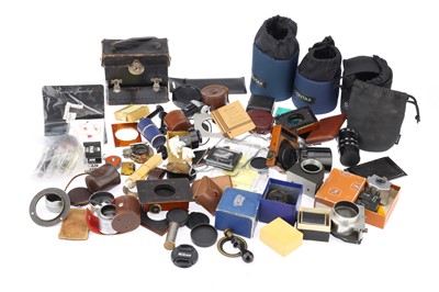 Lot 960 - A Mixed Selection of Camera Related Components and Accessories