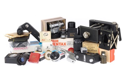 Lot 914 - A Selection of Camera Accessories