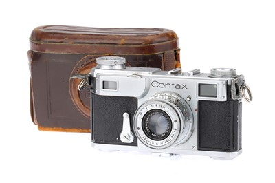 Lot 596 - A Contax II 35mm Rangefinder Camera