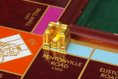 Lot 436 - A Monopoly Franklin Mint Collectors Edition Wooden Board Game