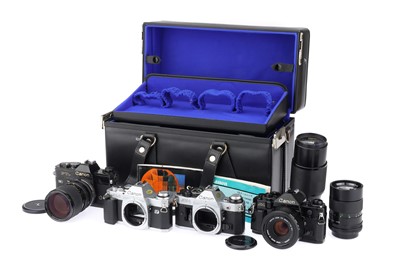 Lot 673 - A Selection of Canon Cameras, Lenses, & Accessories