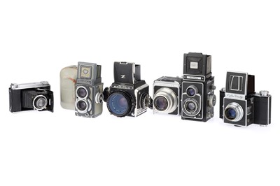 Lot 756 - A Selection of Medium Format Cameras