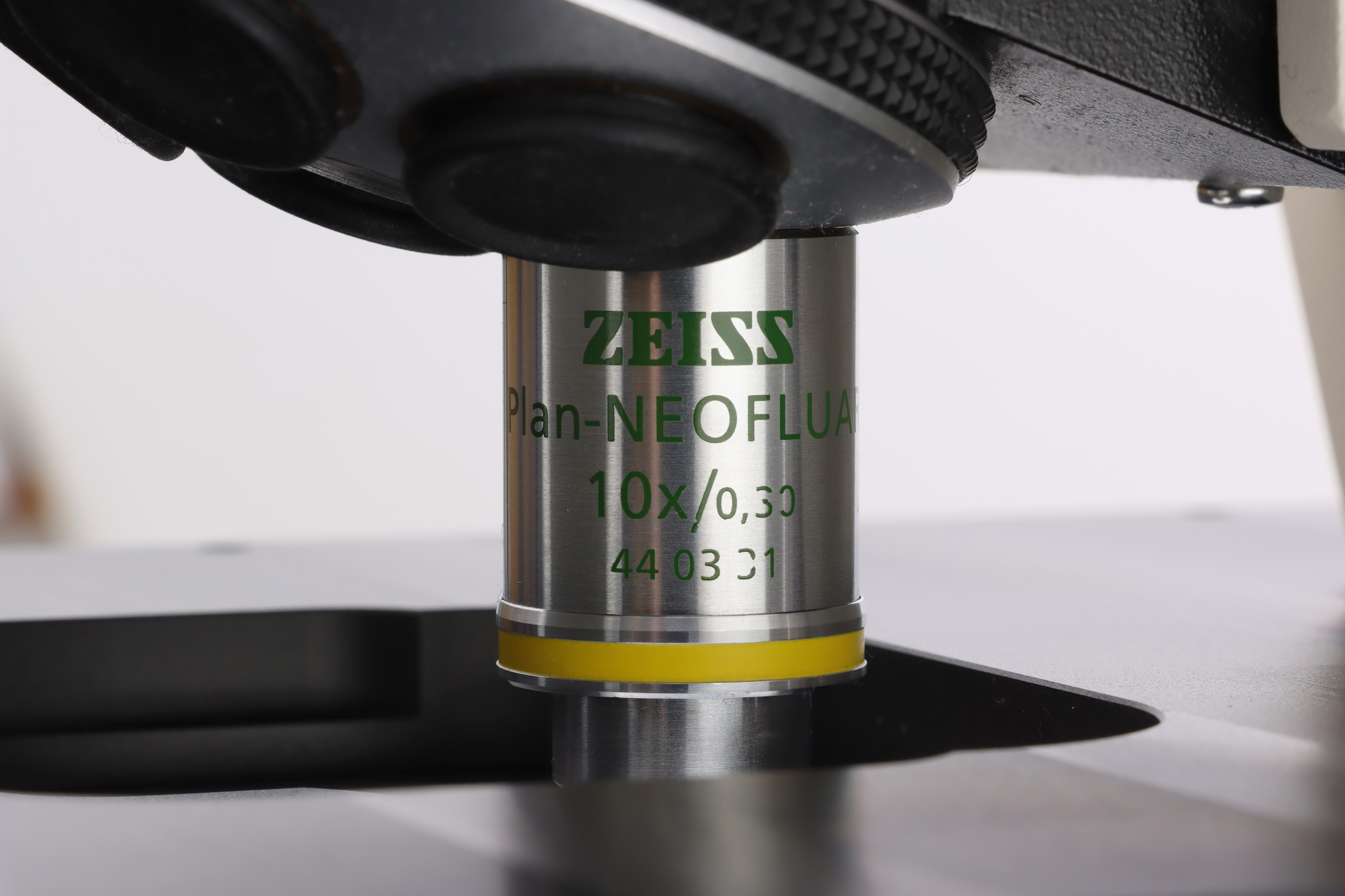 Lot 158 - Zeiss Axiovert 25 Inverted Trinocular