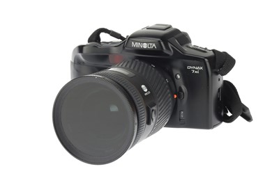 Lot 103 - A Minolta Dynax 7xi SLR Camera with an AF f/2.8 28-70mm Lens