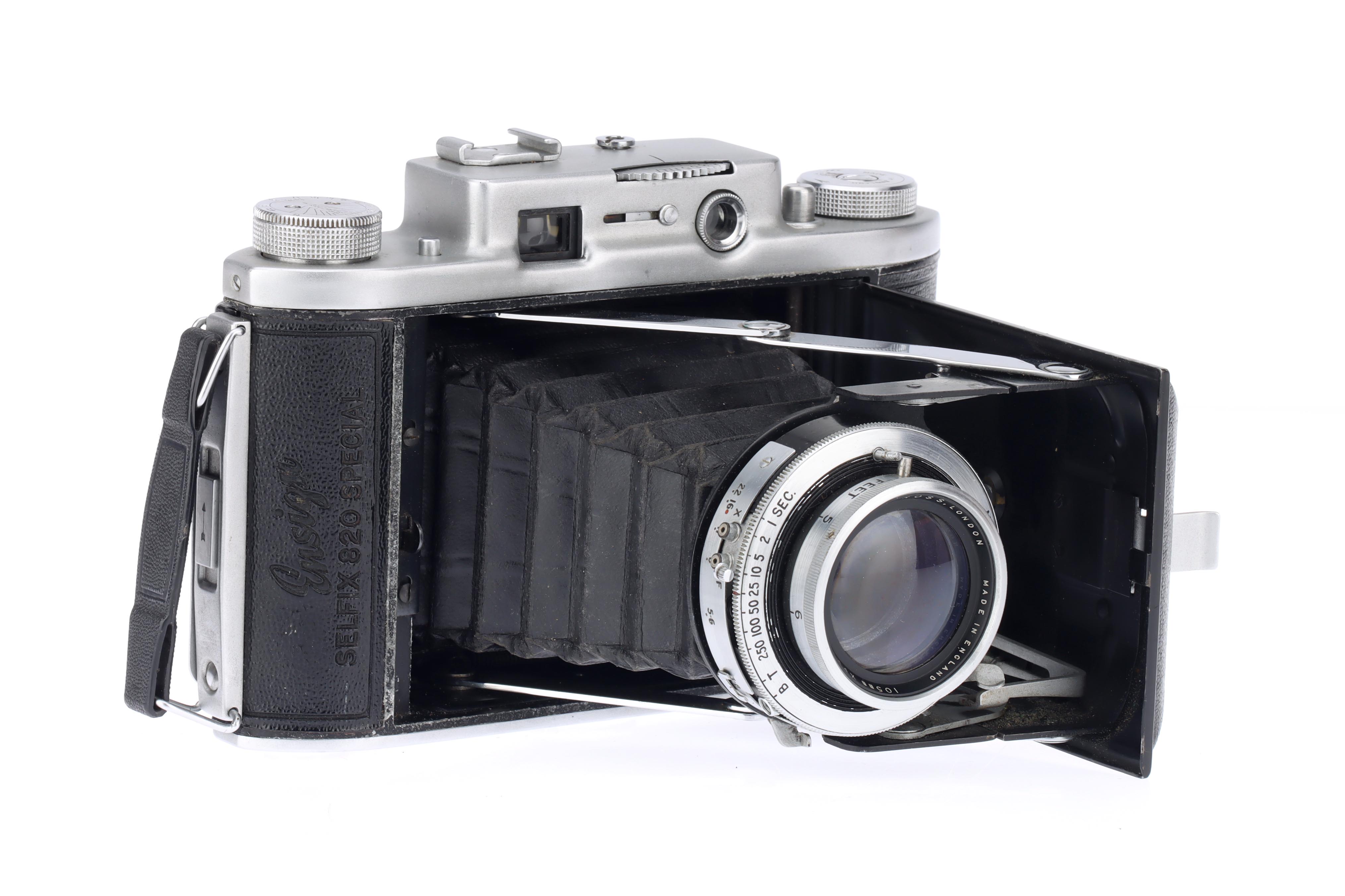 Lot 297 - An Ensign Selfix 820 Special Medium Format