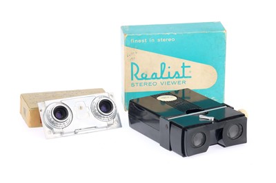 Lot 496 - A Stereo Realist Viewer