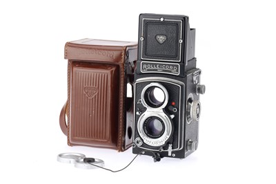 Lot 303 - A Rollei Rolleicord Va Model K3E Type 2 TLR Camera