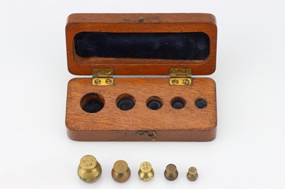 Lot 104 - 6 Small Sets of Weights