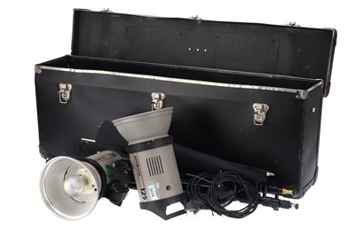 Lot 628 - A Set of Two Prolinca 125 Studio Flash Heads