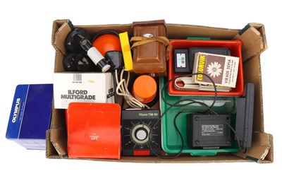 Lot 605 - A Mixed Selection of Darkroom Accessories & Sundries