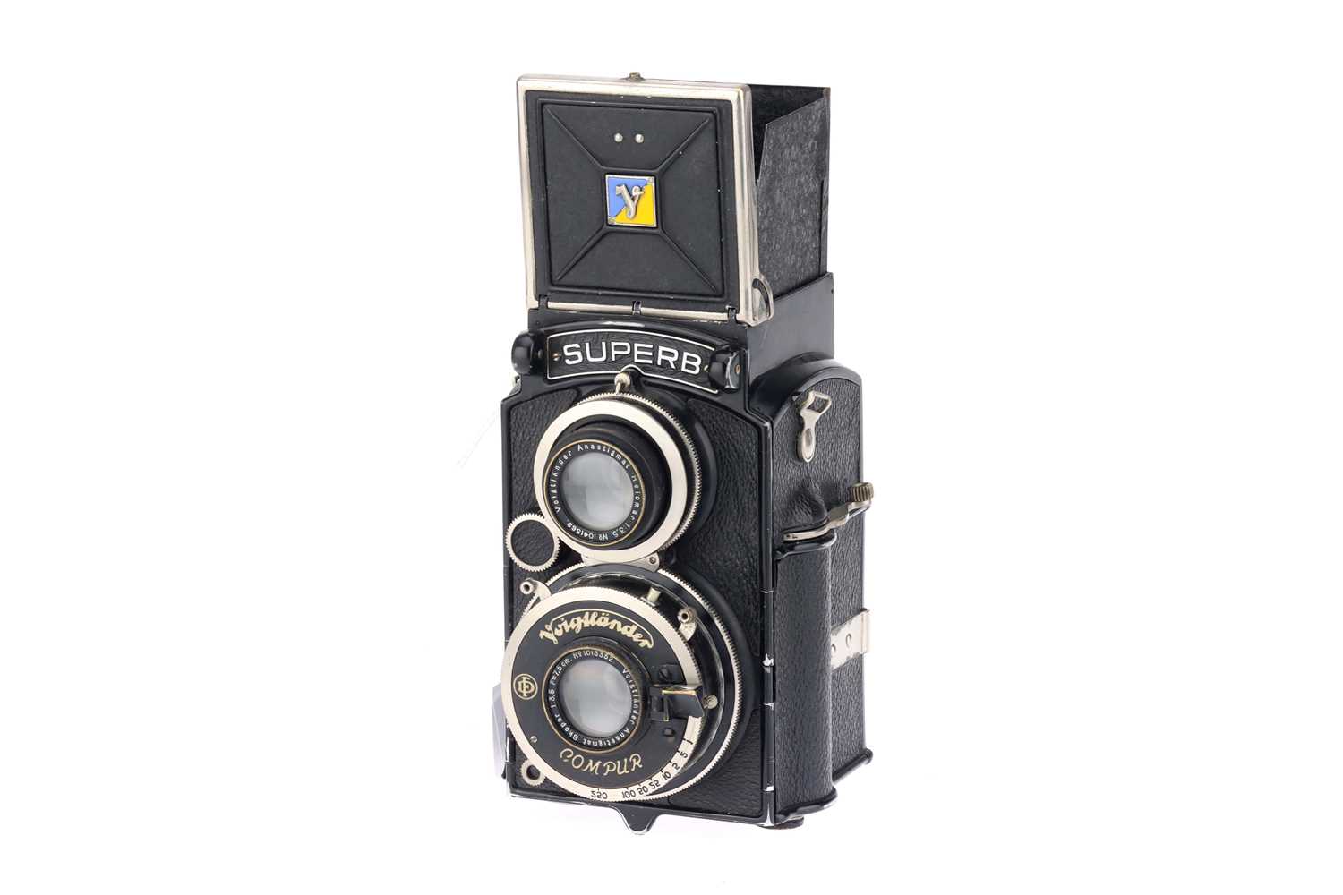 Lot 274 - A Voigtlander Superb Medium Format TLR Camera