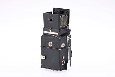 Lot 274 - A Voigtlander Superb Medium Format TLR Camera