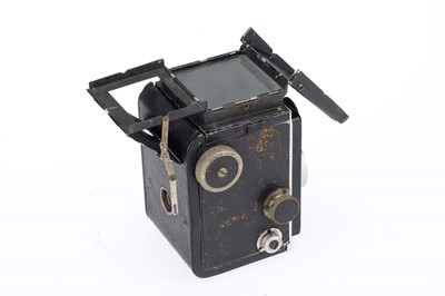 Lot 275 - A Selection of TLR and Zeiss Ikon Folding Cameras