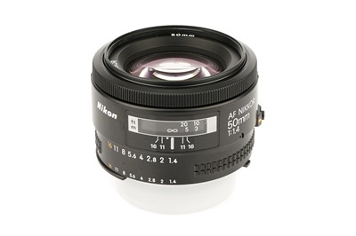 Lot 304 - A Nikon AF Nikkor f/1.4 50mm Lens