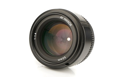 Lot 304 - A Nikon AF Nikkor f/1.4 50mm Lens