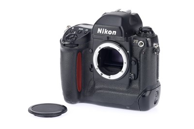Lot 66 - A Nikon F5 35mm SLR Camera Body