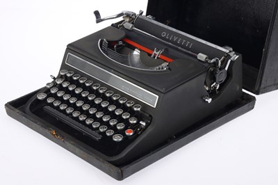 Lot 860 - An Olivetti Typewriter