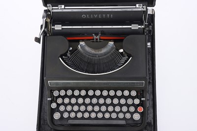 Lot 860 - An Olivetti Typewriter