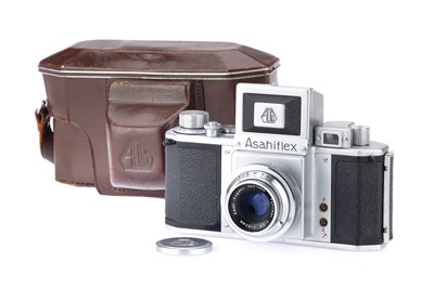 Lot 111 - An Asahi Asahiflex IIB SLR 35mm Film Cameras
